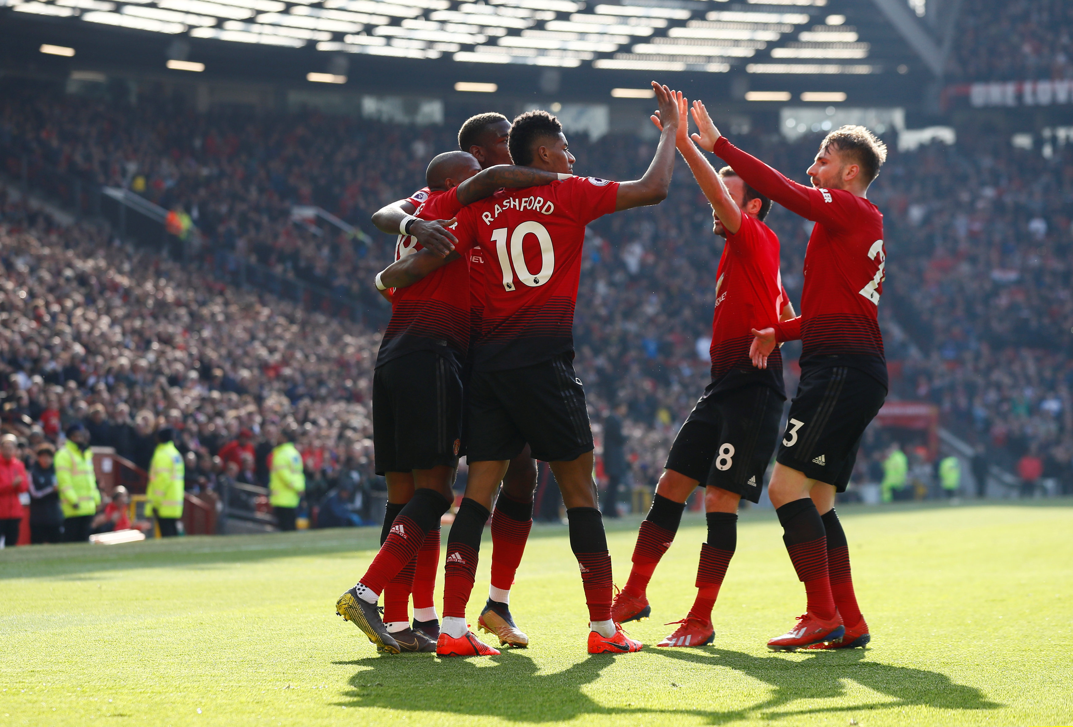 入母队红牛 入母队红牛